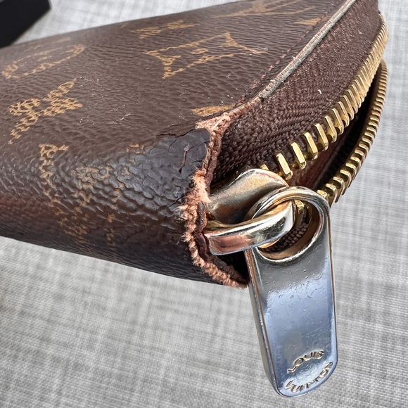 Luis Vuitton zippy wallet. - Picture 5 of 7